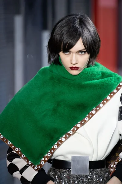 Look 17